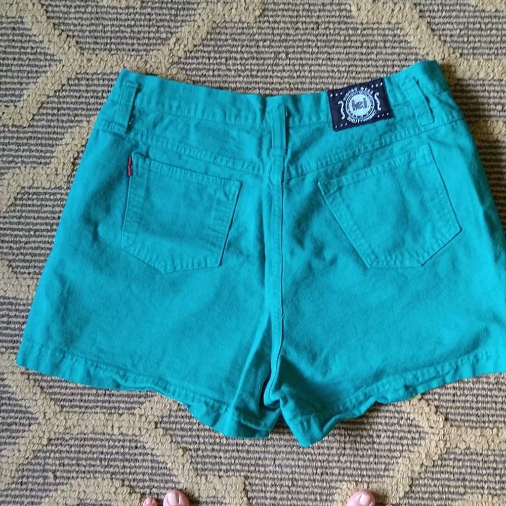 Vintage lei Shorts - Picture 2 of 5